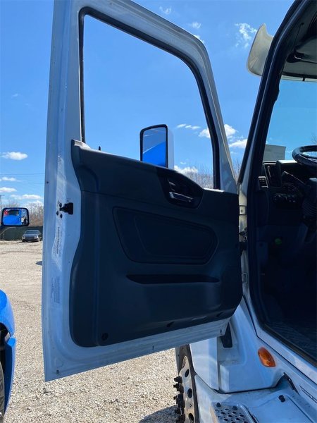 2023 International LT62F 3HSDZAPR2PN493299