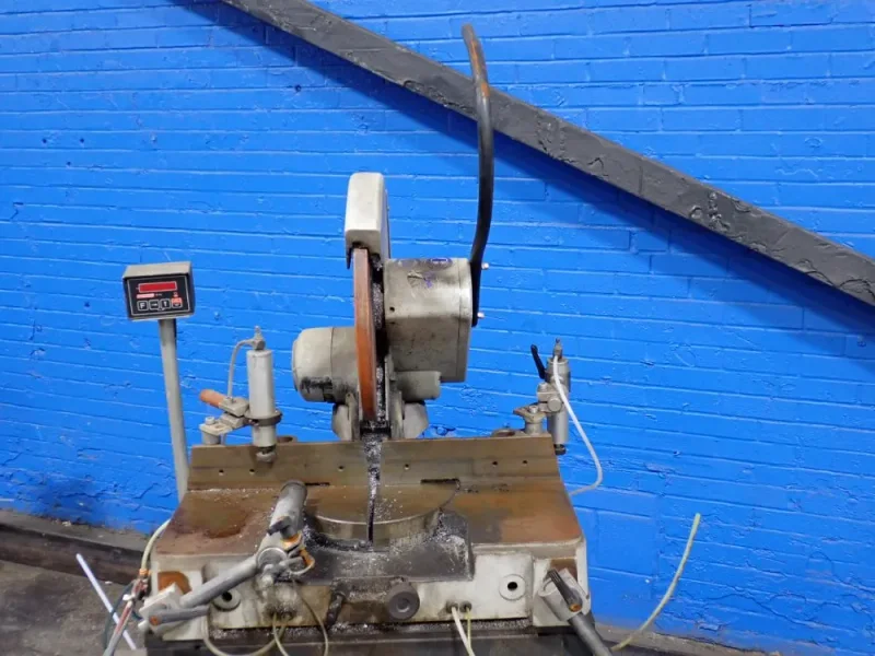 ELUMATEC 15" BLADE MITER SAW  -  MGS 73/33