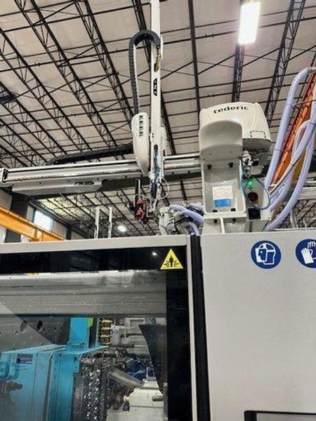 Tederic 537T Injection Molding Machine – 9.2oz Shot Size – 2022 System with 3-Axis Robot, Conair Support Equipment