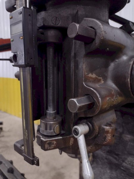 SEIKI XL VARIABLE SPEED VERTICAL KNEE MILL: YOBRO #23840