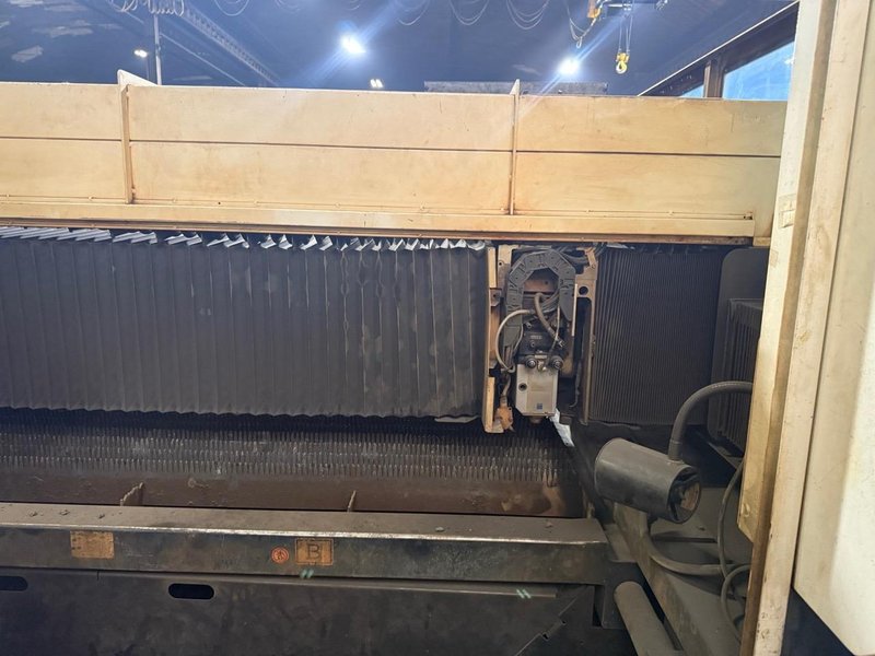 4000 Watt Trumpf TruLaser 3040 CO2 Laser, 2011 – 13′ × 6.5′ Table