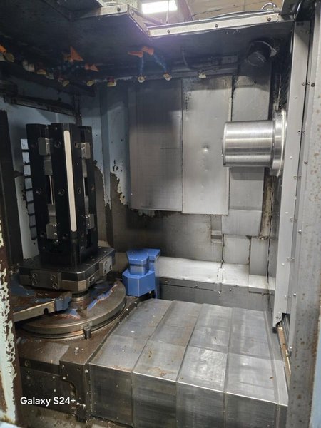 Matsuura H-Plus 300 HMC, 2006 – Chip Conveyor, Cool Through Spindle, Probing