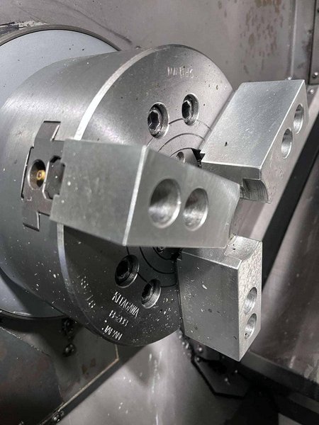 Okuma Crown L1060 762E CNC Turning Center