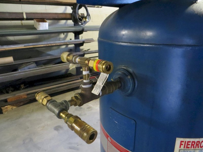 5 HP, Eagle Vertical Air Compressor, 60 Gallon Tank, 208/230 Volt, Single Phase