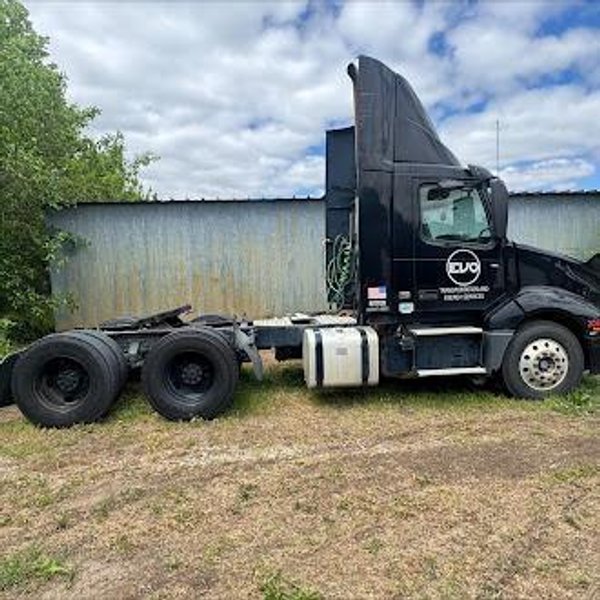 Volvo D13 Day Cab Truck, 2020