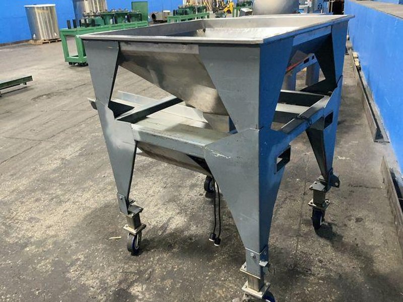 41.5”x41.5” Hopper, 10”x61” Chute Metering Hopper With Integrated Discharge Chute
