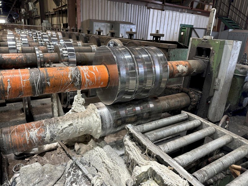 15 STAND  X 3&quot; ARBOR  X 50&quot; PEARSON LOC SEAM ROLL FORMING PANEL MILL. STOCK # 0663325