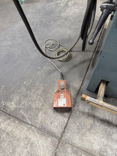 25 Ton x 4′ Amada RG-25 Hydraulic Press Brake, 1983 – 9EX Control, Wilson Quick Change Holders