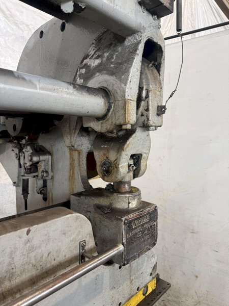 45 TON X 66" VERSON 2050 PRESS BRAKE W/ DIES. STOCK # 0219626.