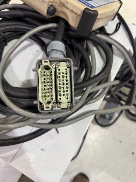 Yushin Used YA-150DL Servo Robot, 100-225 ton, yr. 2010