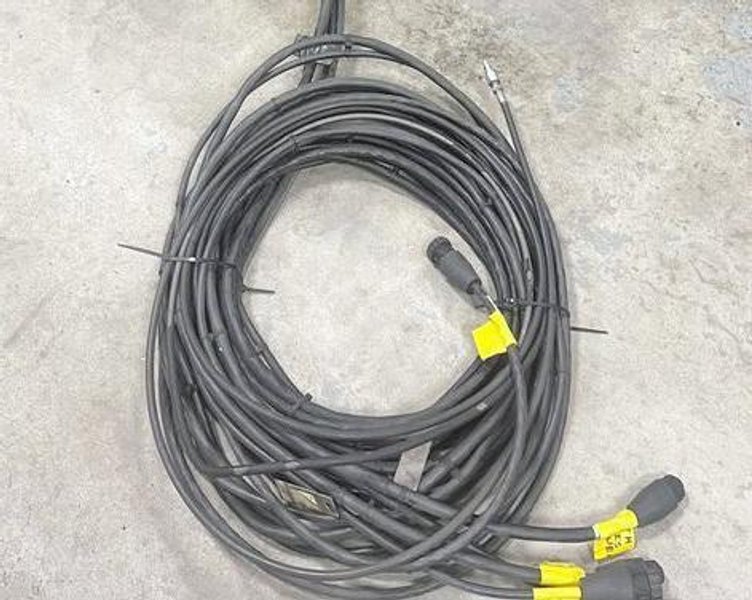 Haas TR-210 5th Axis Trunnion Rotary Table, 2017 – 8.3″ Platter