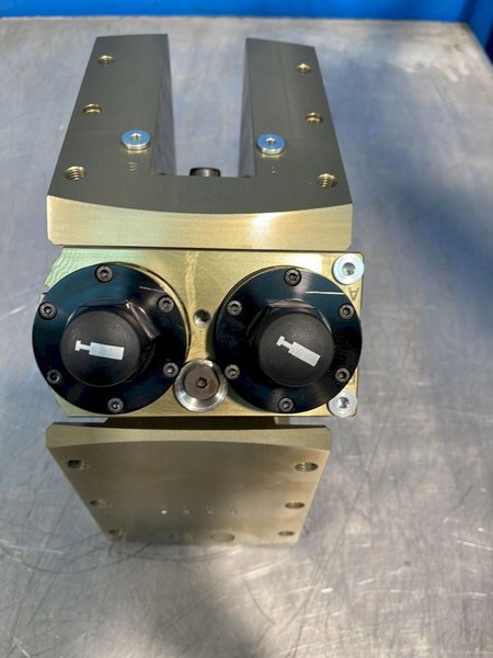 SCHUNK PNEUMATIC UNIVERSAL SWIVEL HEAD  -  SRH+50-W-M8