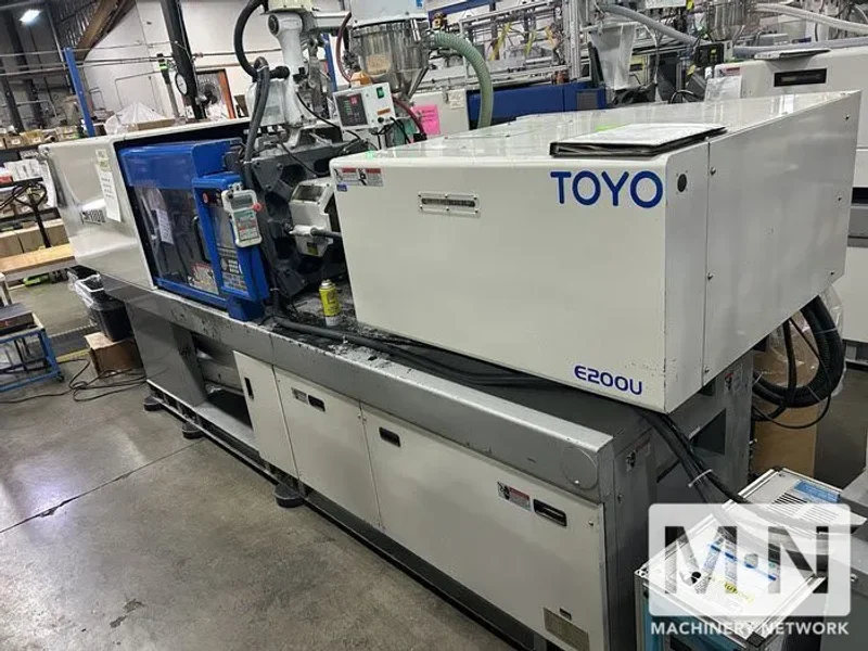 110 TON 3.8 OZ TOYO MODEL SI110III-E200U ELECTRTIC INJECTION MOLDING MACHINE MFG 2004