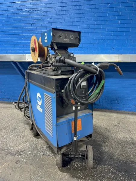 Miller 300 Amps Welder W/feeder - Cp-300