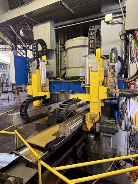 800 TON MINSTER E2-800-108-60 HEAVI-STAMPER STRAIGHT SIDE DOUBLE CRANK PRESS. STOCK #0430926