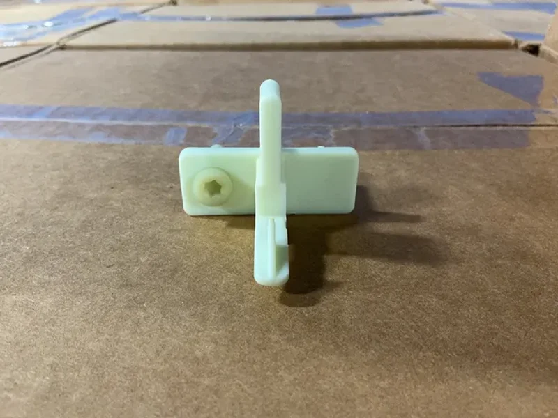 INFINITI PLASTICS &amp; ENGINEERING INC. FRONT DOOR CLIPS  -  1781