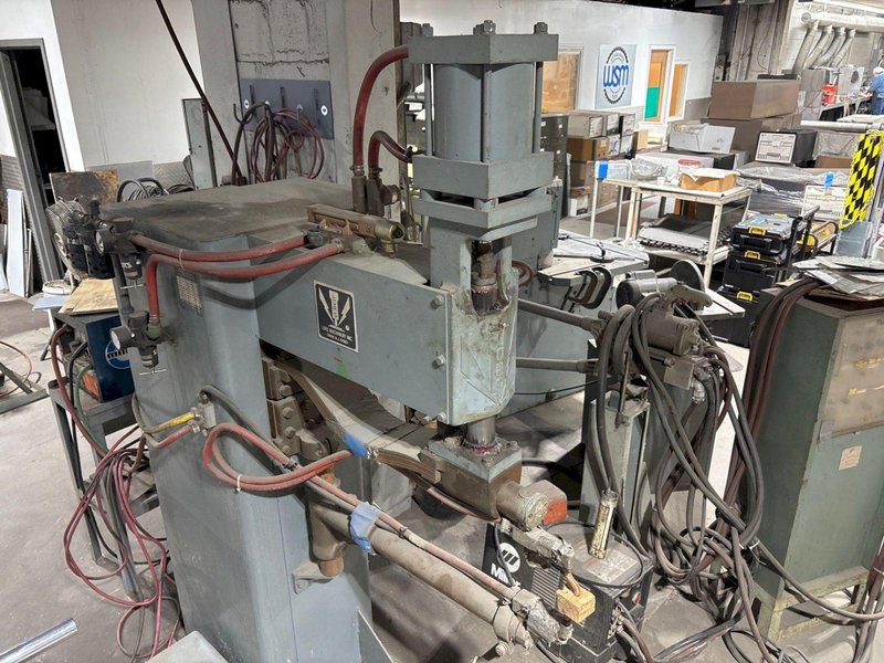 100 KVA LORS PRESS TYPE SPOTWELDER MODEL 1100-AP