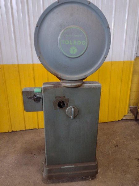 125 LB TOLEDO MODEL #2181 FLOOR SCALE: STOCK #18816