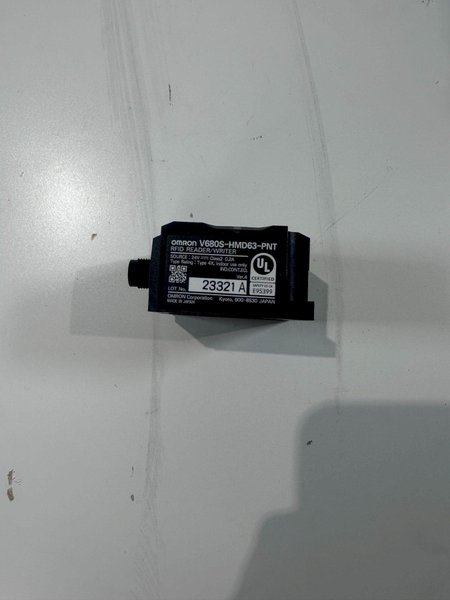 OMRON V680S-HMD63-PNT Reader USED