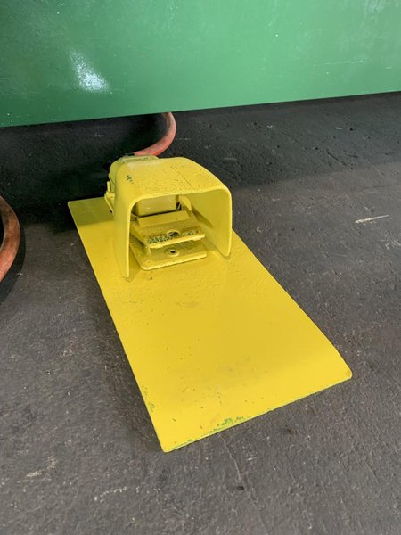 10' X 1/4" HTC MODEL 250-10A HYDRAULIC POWER SQUARING SHEAR. STOCK # 0684224.