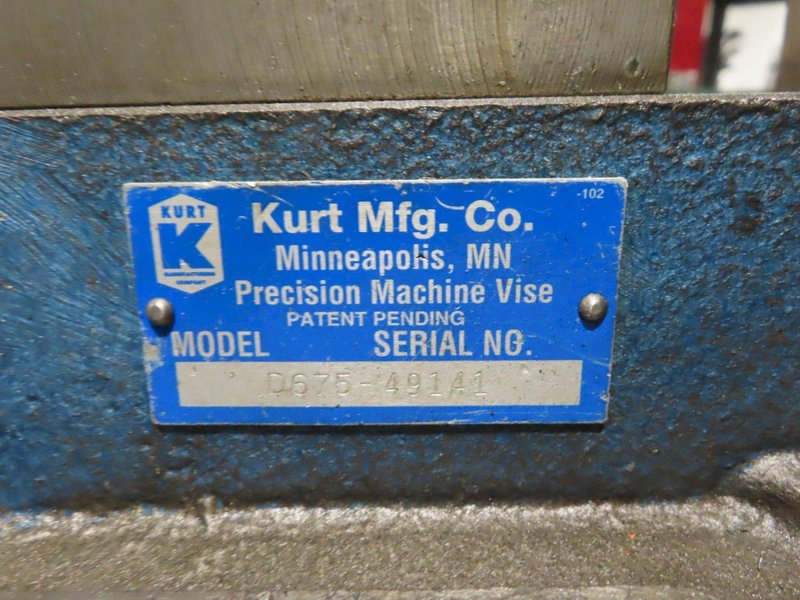Kurt D675 6" Machine Vise with Steel Jaws- Auction Item