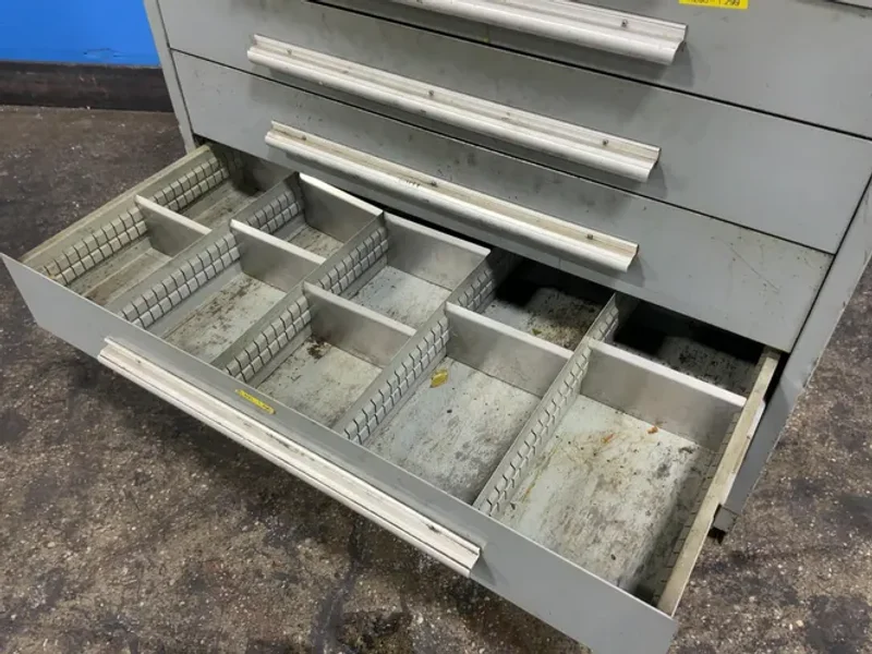 7 DRAWERS TOOL CABINET