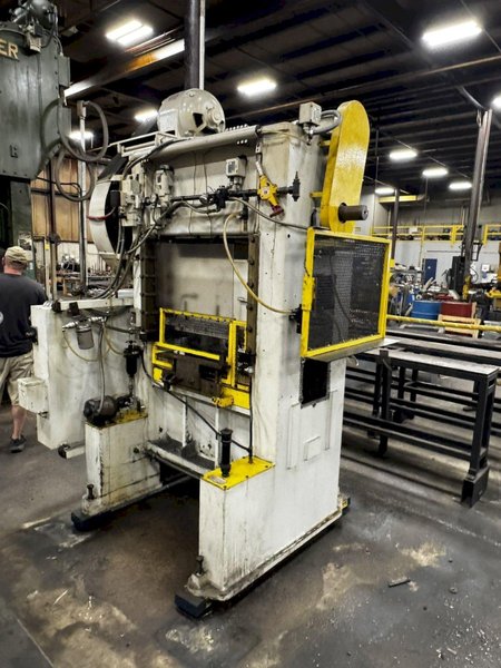 40 TON L&amp;J STRAIGHT SIDE PRESS. STOCK # 0882725