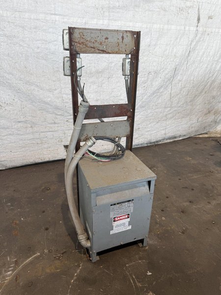 25 kVA SQUARE D TRANSFORMER. STOCK # 0672425