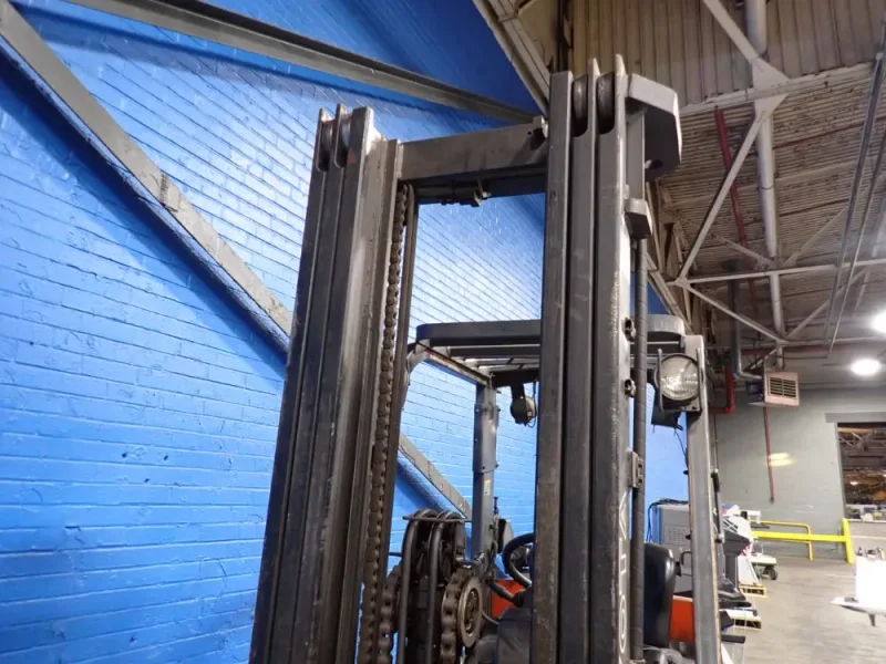 TOYOTA 5600 LBS PROPANE FORKLIFT  -  7FGCU30