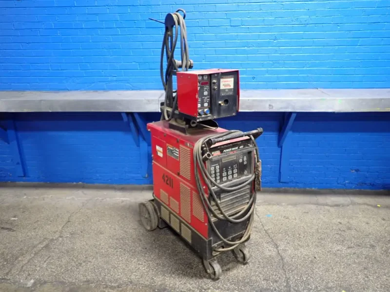 LINCOLN 450 A WELDER  -  POWER WAVE 450