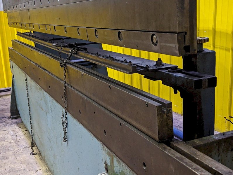 55 TON X 12' CHICAGO D &amp; K MODEL #1012-B AIR CLUTCH MECHANICAL PRESS BRAKE: STOCK #19216