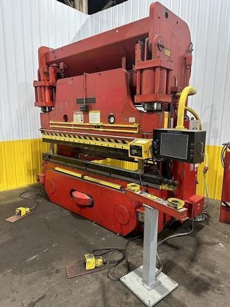 230 TON X 10' CINCINNATI MODEL #230-8AS HYDRAULIC CNC PRESS BRAKE W/ CONTROLS