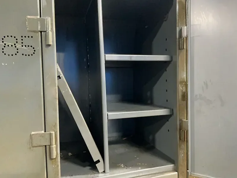 Strong Hold  8 Door Lockers