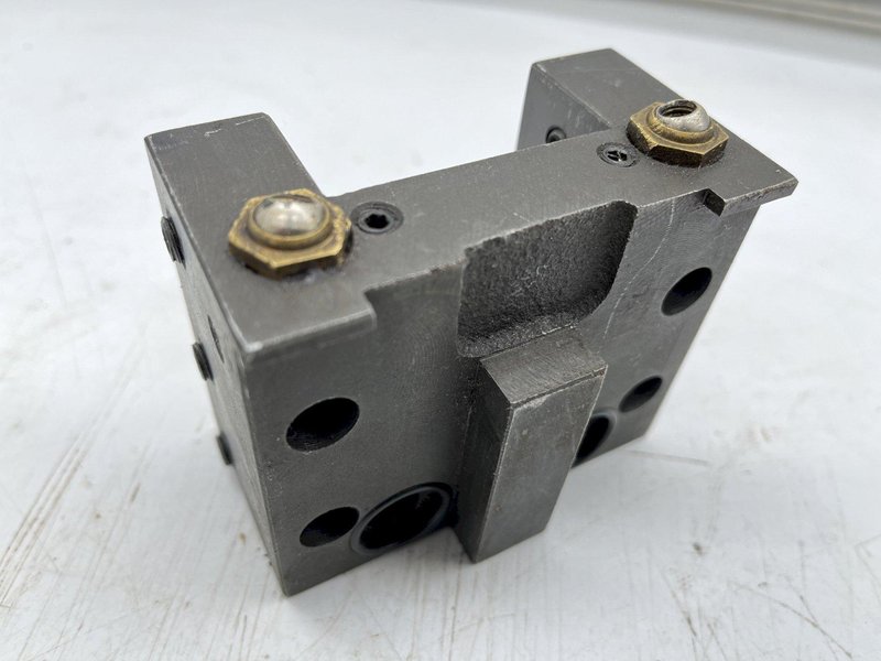 QUICK CHANGE TOOL HOLDER STOCK #16001