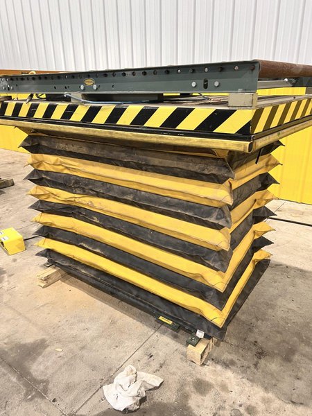 3500 LB X 60" X 36" SOUTHWORTH MODEL #4428610 HYDRAULIC SCISSOR LIFT TABLE WITH ROLLER TOP: STOCK #20933