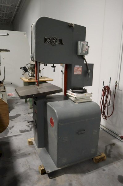 DoAll 2013-V Vertical Bandsaw 20" Variable Speed, Welder Grinder- Auction Item