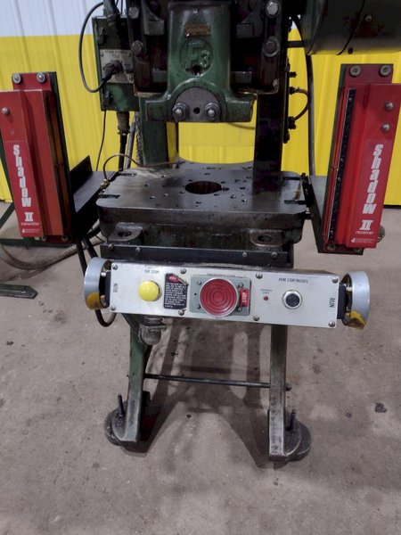 32 TON FEDERAL OBI STAMPING PUNCH PRESS, 2.5&quot; STROKE: STOCK #18264