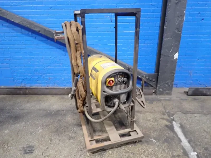 Esab 70 A Powercut 1250 Plasma Cutter And Metal Frame Assembly - 0558001935