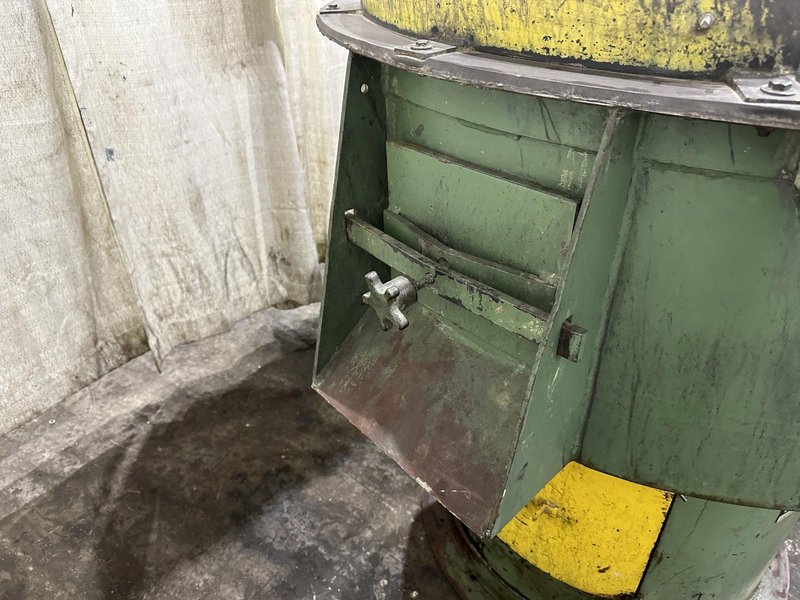 10 CUBIC FT  GYROMATIC MODEL G10-D VIBRATORYFINSHER: STOCK #77935