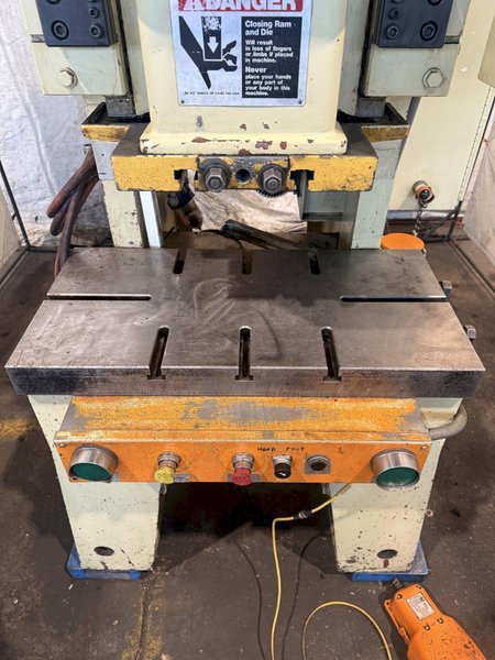 35 TON STAMTEC G1-35 GAP FRAME PRESS. STOCK # 0669425