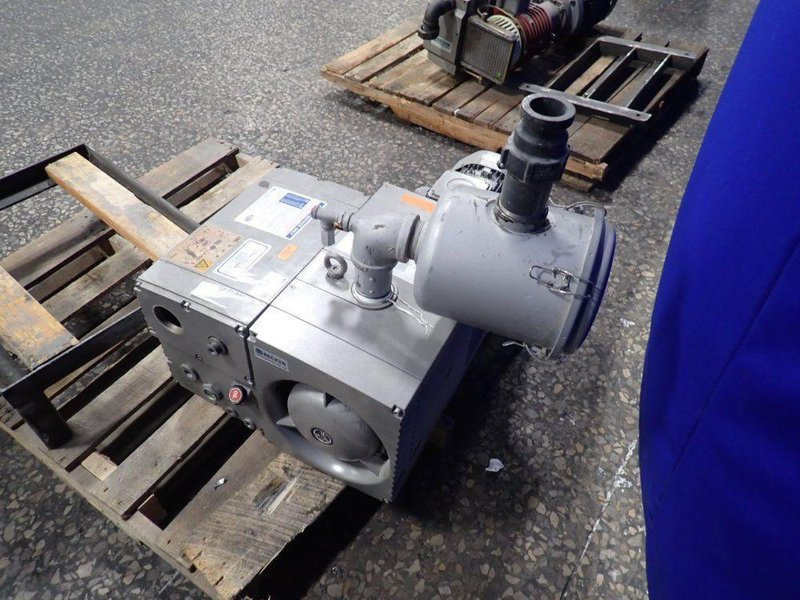BECKER 165/195 M^3/H VACUUM PUMP  -  U5.166/0-03
