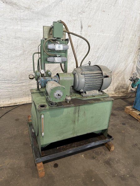 2,000 PSI HYDRAULIC PUMP UNIT W/ UNICLOSED MOTOR. STOCK # 1003525.