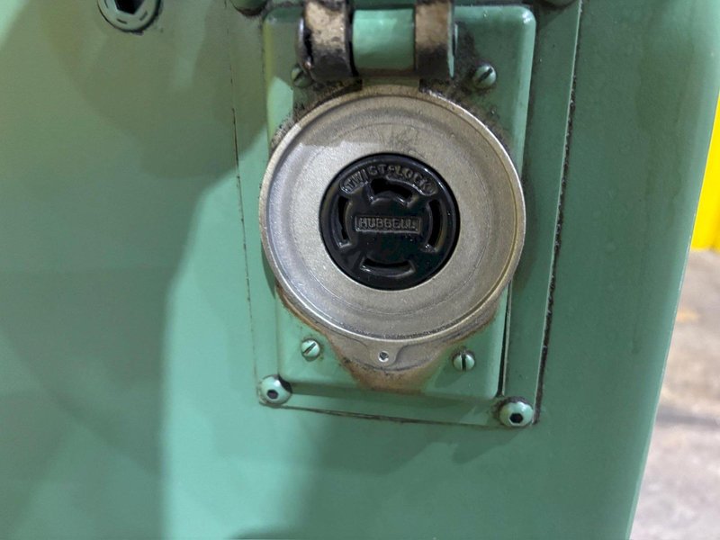 #2 CINCINNATI UNIVERSAL TOOL &amp; CUTTER GRINDER: YOBRO #24541