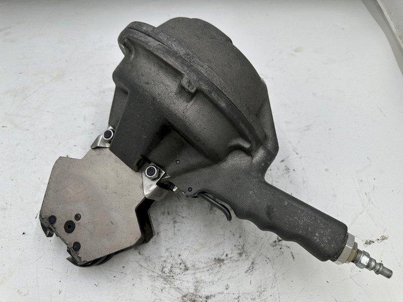 FROMM MODEL #A461 PNEUMATIC STRAPPING TOOL: YOBRO #26178