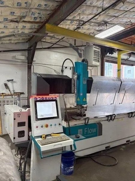 6.5′ x 10′ Flow Mach 3 3015 Waterjet, 2018 – 94,000 PSI, Low Hours, Well Maintained, Custom Guards, NEEDS TO MOVE