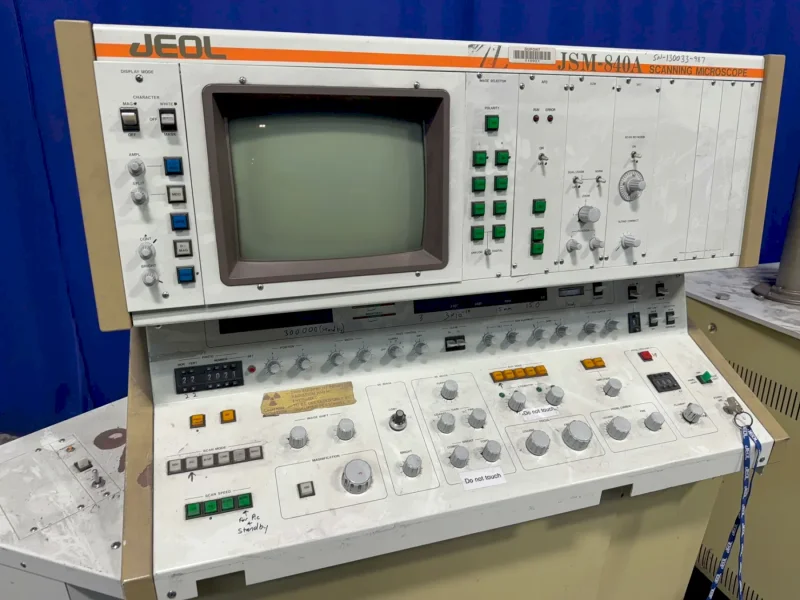 JEOL SCANNING MICROSCOPE  -  JSM-840A