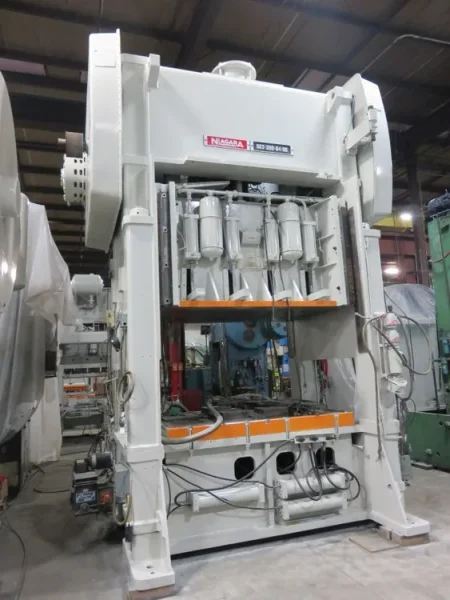 NIAGARA 330 TON, MODEL SC2-300-84-60, S/N P52773,  STOCK# 13321J