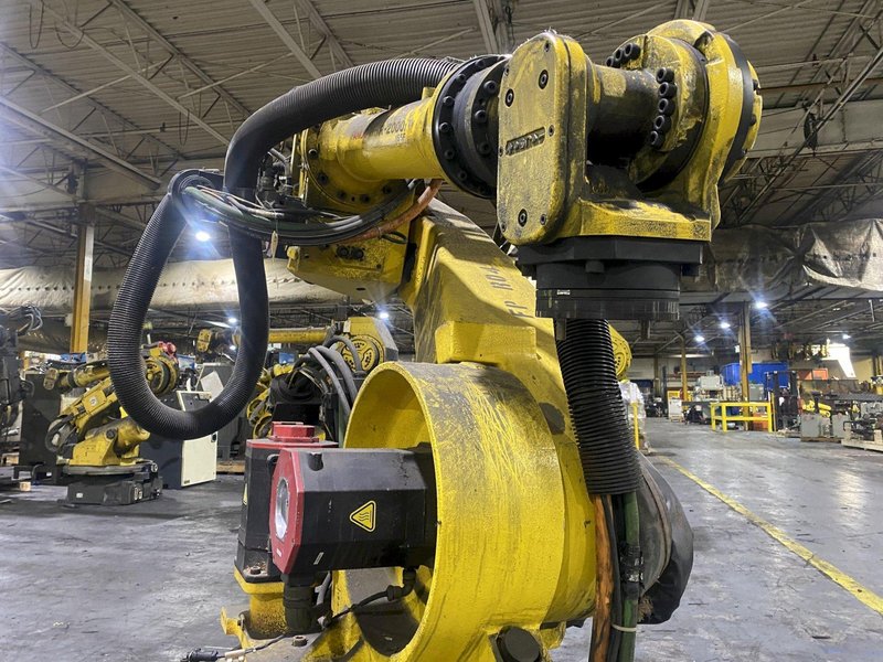 FANUC – R-2000i/165F w/ R-J3iB Controls PARTS ONLY