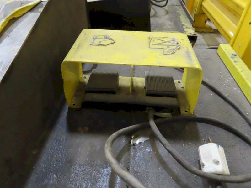 Globe International AA-2-36, 32" x 58" Scissor Table, 2000 LBS Lifting Capacity, Remote Foot Switch, Transition Ramp- Auction Item