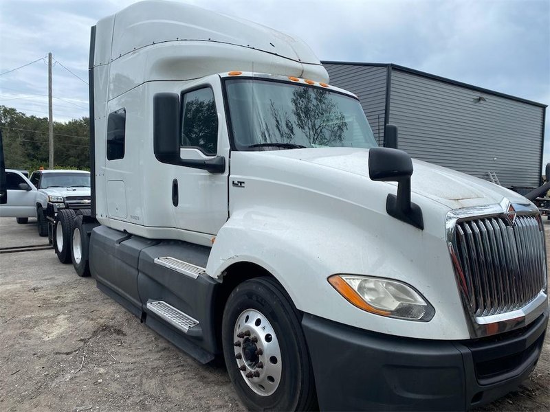 2018 International LT625 3HSDZAPR9JN532736